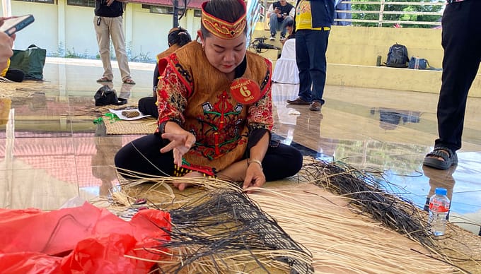 Tradisi Menjawet Rotan Diangkat Jadi Pusat Perhatian